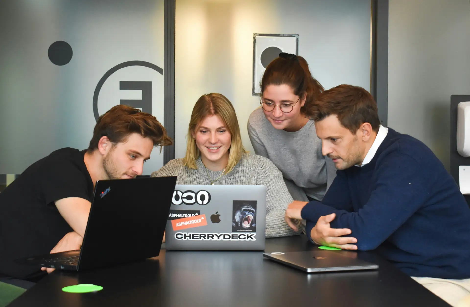 CAT-Tools im Team: KI-Übersetzung und menschliche Revision in einer Umgebung